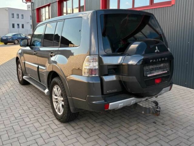 Серый Мицубиси Паджеро, объемом двигателя 3.2 л и пробегом 68 тыс. км за 10000 $, фото 4 на Automoto.ua