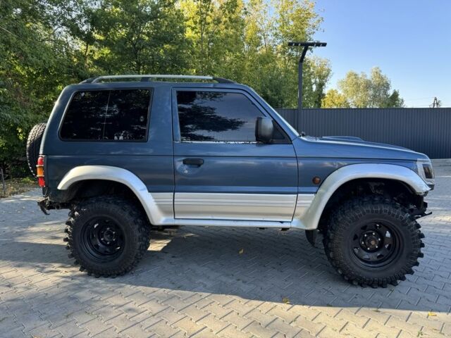 Синий Мицубиси Паджеро, объемом двигателя 2.8 л и пробегом 200 тыс. км за 6999 $, фото 1 на Automoto.ua