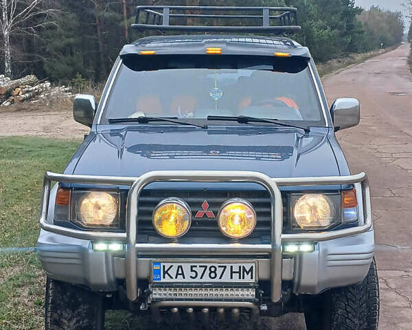 Синій Міцубісі Паджеро, об'ємом двигуна 2.5 л та пробігом 475 тис. км за 7500 $, фото 4 на Automoto.ua