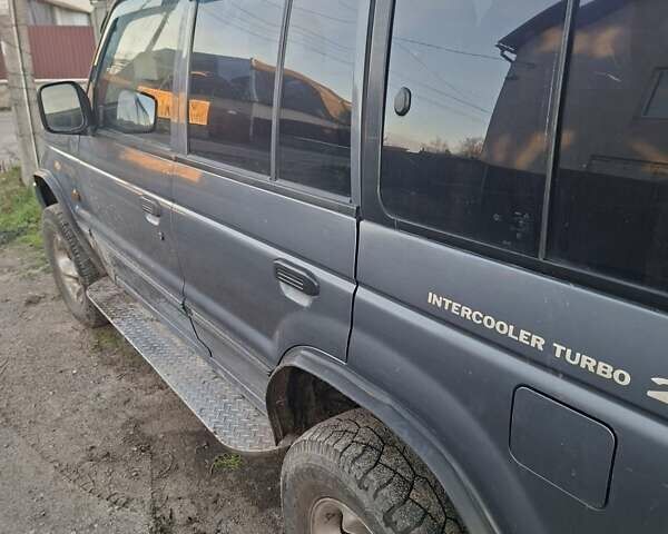 Синій Міцубісі Паджеро, об'ємом двигуна 2.8 л та пробігом 395 тис. км за 5700 $, фото 6 на Automoto.ua