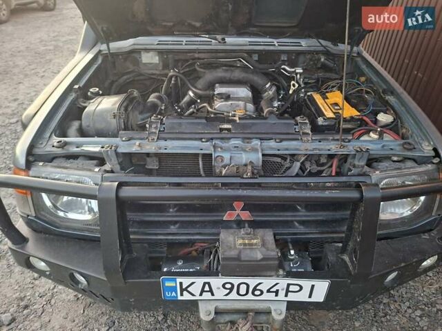 Синий Мицубиси Паджеро, объемом двигателя 2.8 л и пробегом 350 тыс. км за 6500 $, фото 2 на Automoto.ua