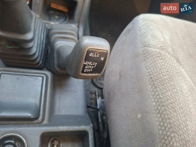 Синій Міцубісі Паджеро, об'ємом двигуна 2.8 л та пробігом 395 тис. км за 5700 $, фото 4 на Automoto.ua