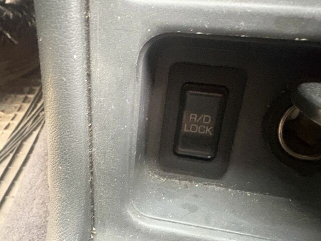 Синий Мицубиси Паджеро, объемом двигателя 2.5 л и пробегом 370 тыс. км за 5150 $, фото 1 на Automoto.ua