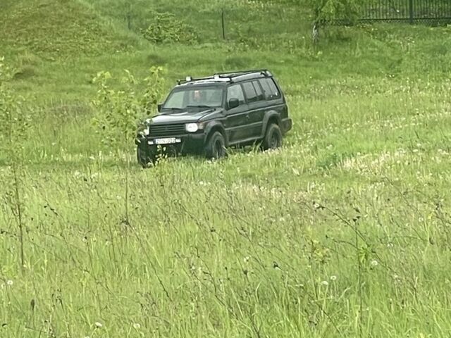 Синий Мицубиси Паджеро, объемом двигателя 2.8 л и пробегом 350 тыс. км за 2500 $, фото 3 на Automoto.ua