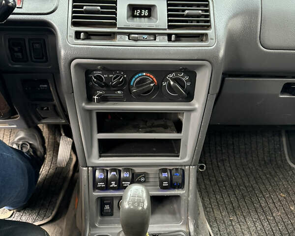 Синий Мицубиси Паджеро, объемом двигателя 3.5 л и пробегом 305 тыс. км за 5300 $, фото 6 на Automoto.ua