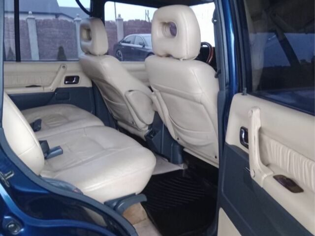 Синій Міцубісі Паджеро, об'ємом двигуна 3.5 л та пробігом 300 тис. км за 12000 $, фото 5 на Automoto.ua