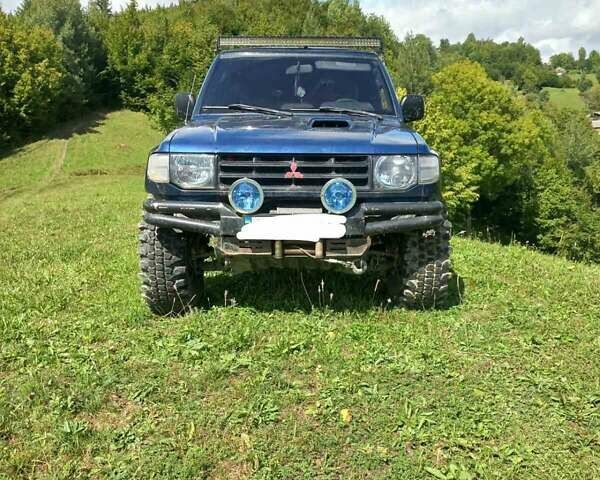 Синій Міцубісі Паджеро, об'ємом двигуна 2.8 л та пробігом 266 тис. км за 8500 $, фото 1 на Automoto.ua