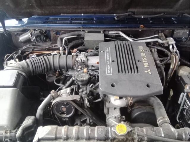 Синій Міцубісі Паджеро, об'ємом двигуна 3.5 л та пробігом 300 тис. км за 12000 $, фото 3 на Automoto.ua