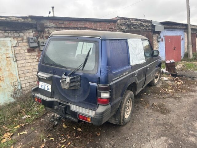 Синий Мицубиси Паджеро, объемом двигателя 0 л и пробегом 100 тыс. км за 1500 $, фото 2 на Automoto.ua