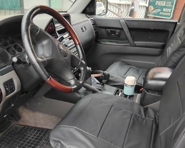 Синий Мицубиси Паджеро, объемом двигателя 3.2 л и пробегом 253 тыс. км за 8000 $, фото 5 на Automoto.ua