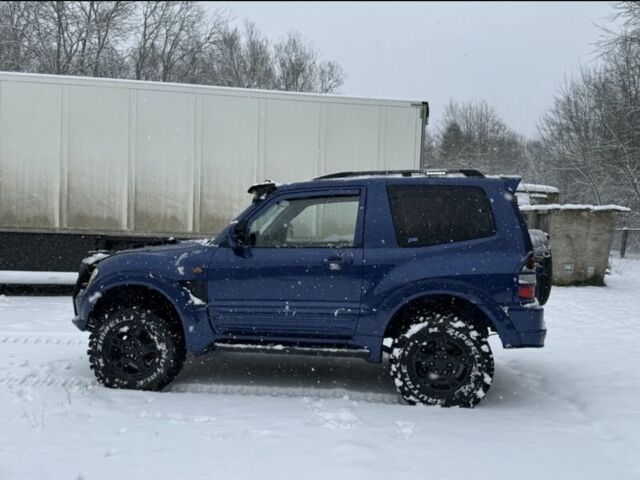 Синий Мицубиси Паджеро, объемом двигателя 3.2 л и пробегом 230 тыс. км за 3400 $, фото 4 на Automoto.ua