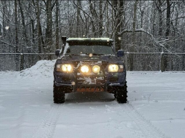 Синий Мицубиси Паджеро, объемом двигателя 3.2 л и пробегом 230 тыс. км за 3400 $, фото 2 на Automoto.ua