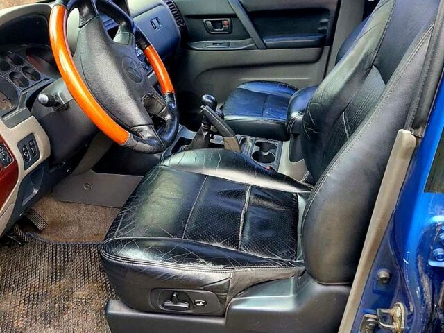 Синій Міцубісі Паджеро, об'ємом двигуна 3.5 л та пробігом 112 тис. км за 6500 $, фото 1 на Automoto.ua