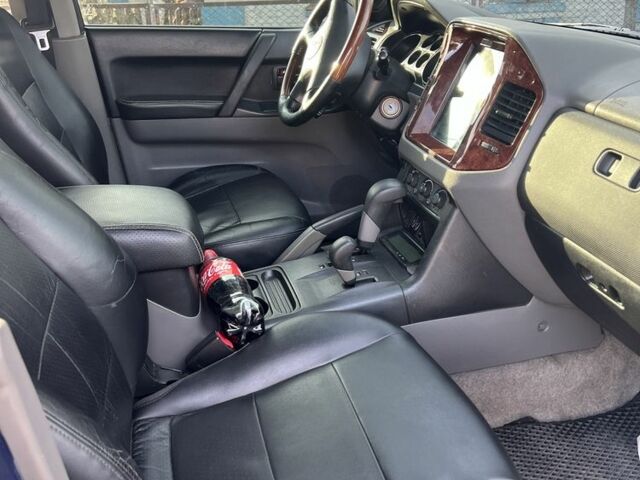 Синий Мицубиси Паджеро, объемом двигателя 3.5 л и пробегом 257 тыс. км за 6000 $, фото 12 на Automoto.ua