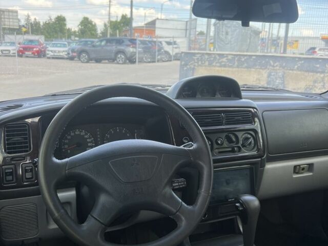 Синій Міцубісі Паджеро, об'ємом двигуна 3 л та пробігом 400 тис. км за 6700 $, фото 16 на Automoto.ua