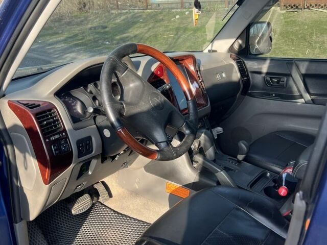 Синий Мицубиси Паджеро, объемом двигателя 3.5 л и пробегом 257 тыс. км за 6700 $, фото 10 на Automoto.ua