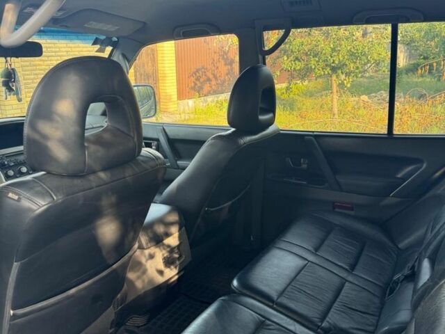 Синий Мицубиси Паджеро, объемом двигателя 3.2 л и пробегом 400 тыс. км за 5800 $, фото 3 на Automoto.ua