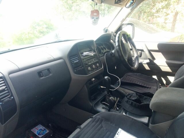 Синий Мицубиси Паджеро, объемом двигателя 3.2 л и пробегом 172 тыс. км за 3200 $, фото 3 на Automoto.ua