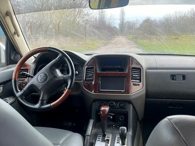 Синий Мицубиси Паджеро, объемом двигателя 3 л и пробегом 320 тыс. км за 4400 $, фото 10 на Automoto.ua