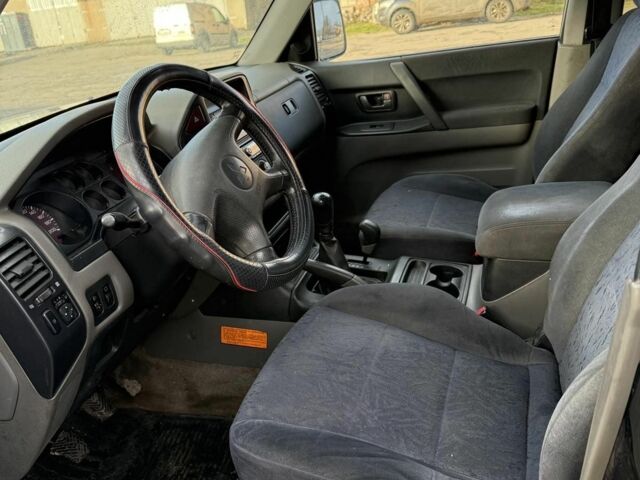 Синій Міцубісі Паджеро, об'ємом двигуна 3.2 л та пробігом 277 тис. км за 4000 $, фото 6 на Automoto.ua