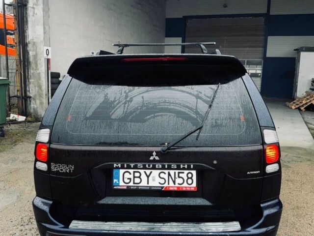 Синий Мицубиси Паджеро, объемом двигателя 2.5 л и пробегом 250 тыс. км за 2450 $, фото 3 на Automoto.ua