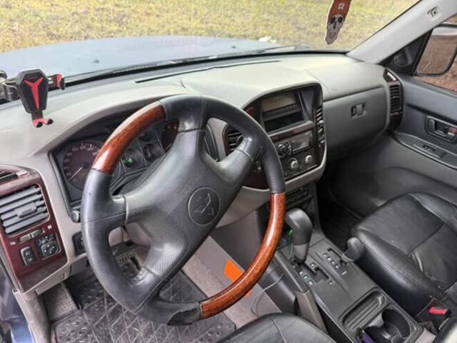 Міцубісі Паджеро 2006 у Павлограде на Automoto.ua Синій Міцубісі Паджеро, об'ємом двигуна 3.2 л та пробігом 240 тис. км за 4300 $, фото 6 на Automoto.ua