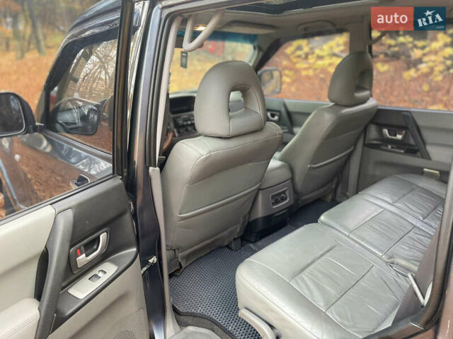 Синий Мицубиси Паджеро, объемом двигателя 2.97 л и пробегом 340 тыс. км за 6350 $, фото 19 на Automoto.ua