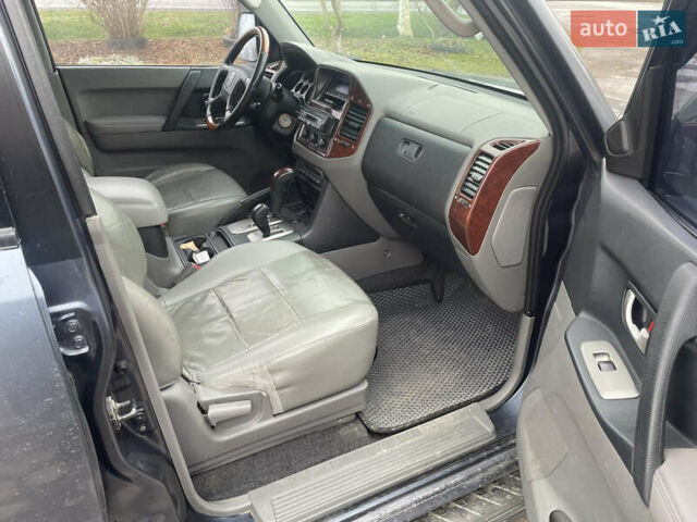 Синий Мицубиси Паджеро, объемом двигателя 2.97 л и пробегом 341 тыс. км за 5950 $, фото 11 на Automoto.ua