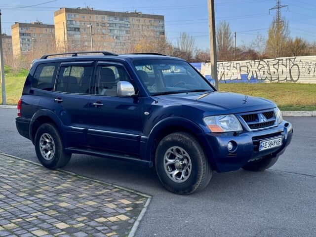 Синий Мицубиси Паджеро, объемом двигателя 3 л и пробегом 227 тыс. км за 8900 $, фото 3 на Automoto.ua
