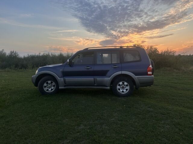 Синий Мицубиси Паджеро, объемом двигателя 3 л и пробегом 180 тыс. км за 6500 $, фото 2 на Automoto.ua