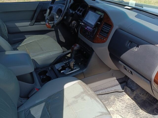 Синій Міцубісі Паджеро, об'ємом двигуна 3 л та пробігом 370 тис. км за 6000 $, фото 4 на Automoto.ua