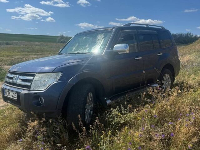 Синий Мицубиси Паджеро, объемом двигателя 3.2 л и пробегом 281 тыс. км за 7142 $, фото 5 на Automoto.ua