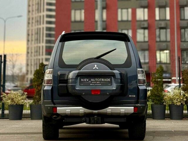 Синій Міцубісі Паджеро, об'ємом двигуна 3 л та пробігом 245 тис. км за 8950 $, фото 2 на Automoto.ua