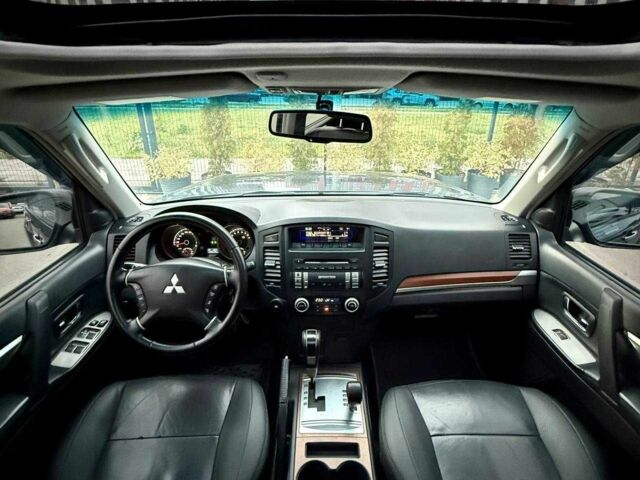 Синій Міцубісі Паджеро, об'ємом двигуна 3 л та пробігом 245 тис. км за 8950 $, фото 10 на Automoto.ua