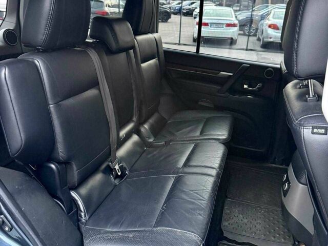 Синій Міцубісі Паджеро, об'ємом двигуна 3 л та пробігом 245 тис. км за 8950 $, фото 16 на Automoto.ua