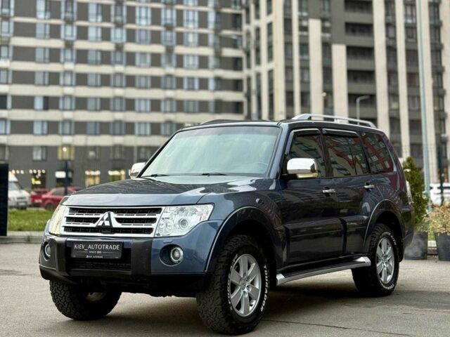 Синій Міцубісі Паджеро, об'ємом двигуна 3 л та пробігом 245 тис. км за 8950 $, фото 5 на Automoto.ua