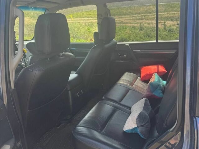 Синий Мицубиси Паджеро, объемом двигателя 3.2 л и пробегом 281 тыс. км за 7142 $, фото 6 на Automoto.ua