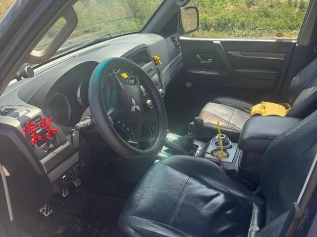 Синий Мицубиси Паджеро, объемом двигателя 3.2 л и пробегом 281 тыс. км за 7142 $, фото 7 на Automoto.ua