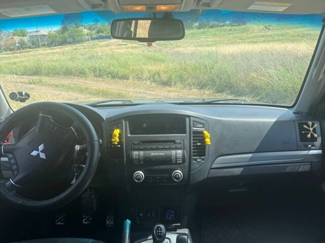 Синий Мицубиси Паджеро, объемом двигателя 3.2 л и пробегом 281 тыс. км за 7142 $, фото 2 на Automoto.ua