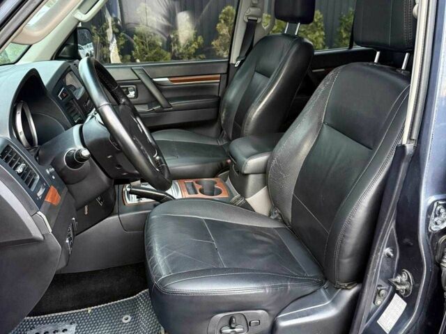 Синій Міцубісі Паджеро, об'ємом двигуна 3 л та пробігом 245 тис. км за 8950 $, фото 13 на Automoto.ua