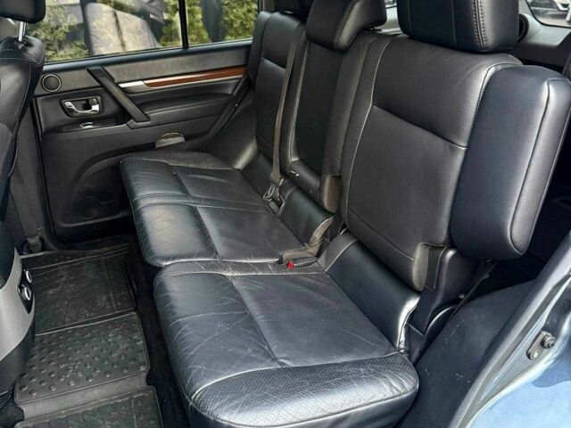 Синій Міцубісі Паджеро, об'ємом двигуна 3 л та пробігом 245 тис. км за 8950 $, фото 14 на Automoto.ua