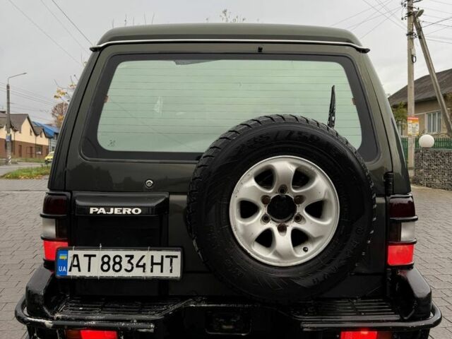 Зелений Міцубісі Паджеро, об'ємом двигуна 2.8 л та пробігом 300 тис. км за 6000 $, фото 2 на Automoto.ua