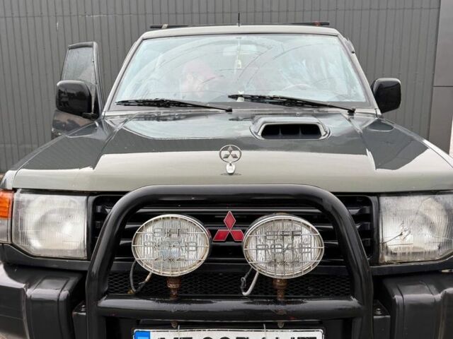 Зелений Міцубісі Паджеро, об'ємом двигуна 2.8 л та пробігом 300 тис. км за 6000 $, фото 4 на Automoto.ua