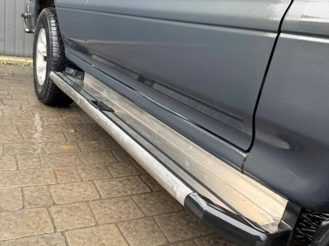 Зелений Міцубісі Паджеро, об'ємом двигуна 2.8 л та пробігом 300 тис. км за 6000 $, фото 6 на Automoto.ua