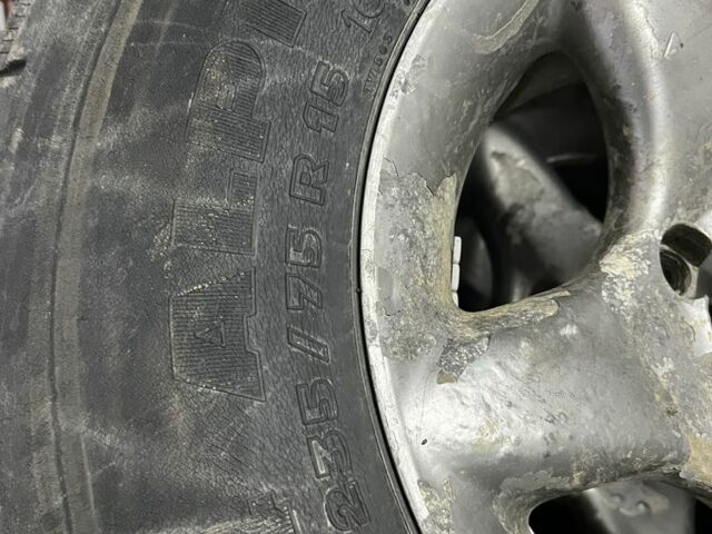 Зеленый Мицубиси Паджеро, объемом двигателя 2.5 л и пробегом 350 тыс. км за 3900 $, фото 15 на Automoto.ua