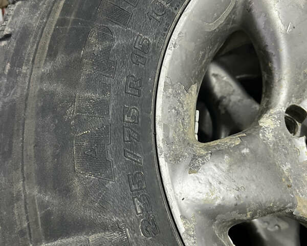 Зелений Міцубісі Паджеро, об'ємом двигуна 2.5 л та пробігом 450 тис. км за 4300 $, фото 14 на Automoto.ua