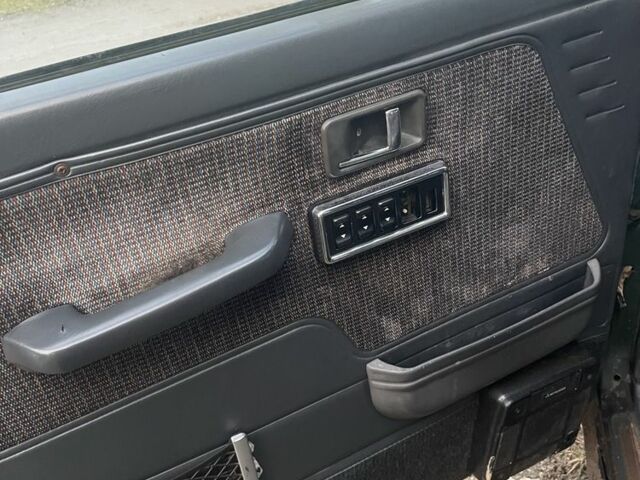 Зеленый Мицубиси Паджеро, объемом двигателя 2.5 л и пробегом 350 тыс. км за 4400 $, фото 9 на Automoto.ua