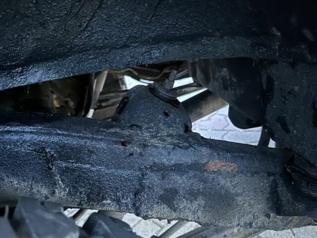 Зеленый Мицубиси Паджеро, объемом двигателя 2.5 л и пробегом 300 тыс. км за 7750 $, фото 7 на Automoto.ua