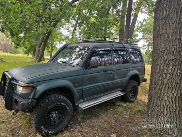 Зеленый Мицубиси Паджеро, объемом двигателя 0 л и пробегом 356 тыс. км за 3118 $, фото 2 на Automoto.ua