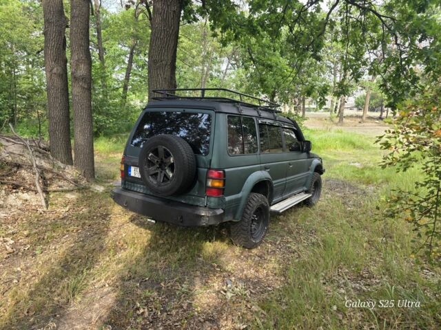 Зеленый Мицубиси Паджеро, объемом двигателя 0 л и пробегом 356 тыс. км за 3118 $, фото 4 на Automoto.ua